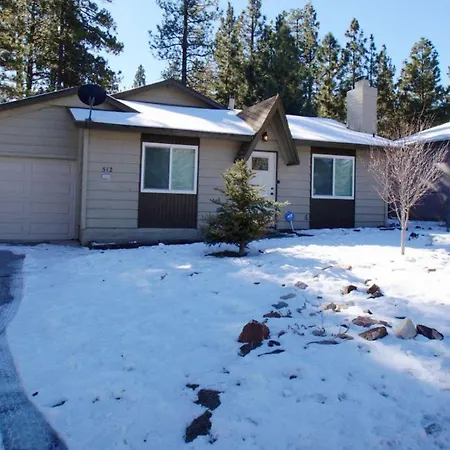 Golden Bear - Comfy Cabin, Short Drive To The Lake! Ping Pong And Pool Table! Darts And Air Hockey!
